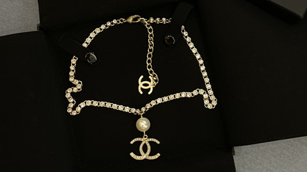 
				Chanel - Diamond & pearl necklace
				Jewelry